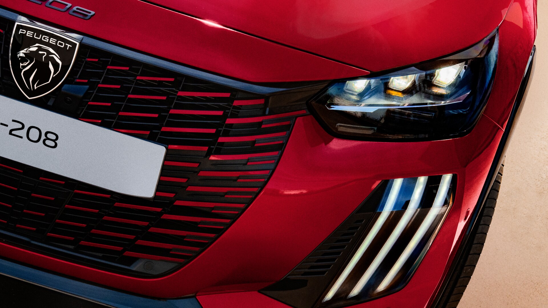 PEUGEOT E-208 face avant